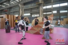 搭建起AI时家”的想象